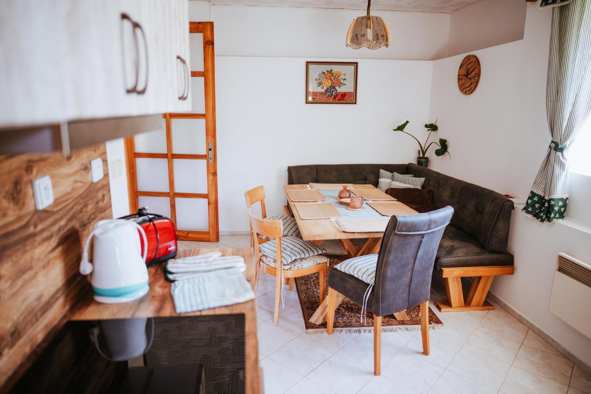 Hubert - V Horském Penzionu Apartmán *